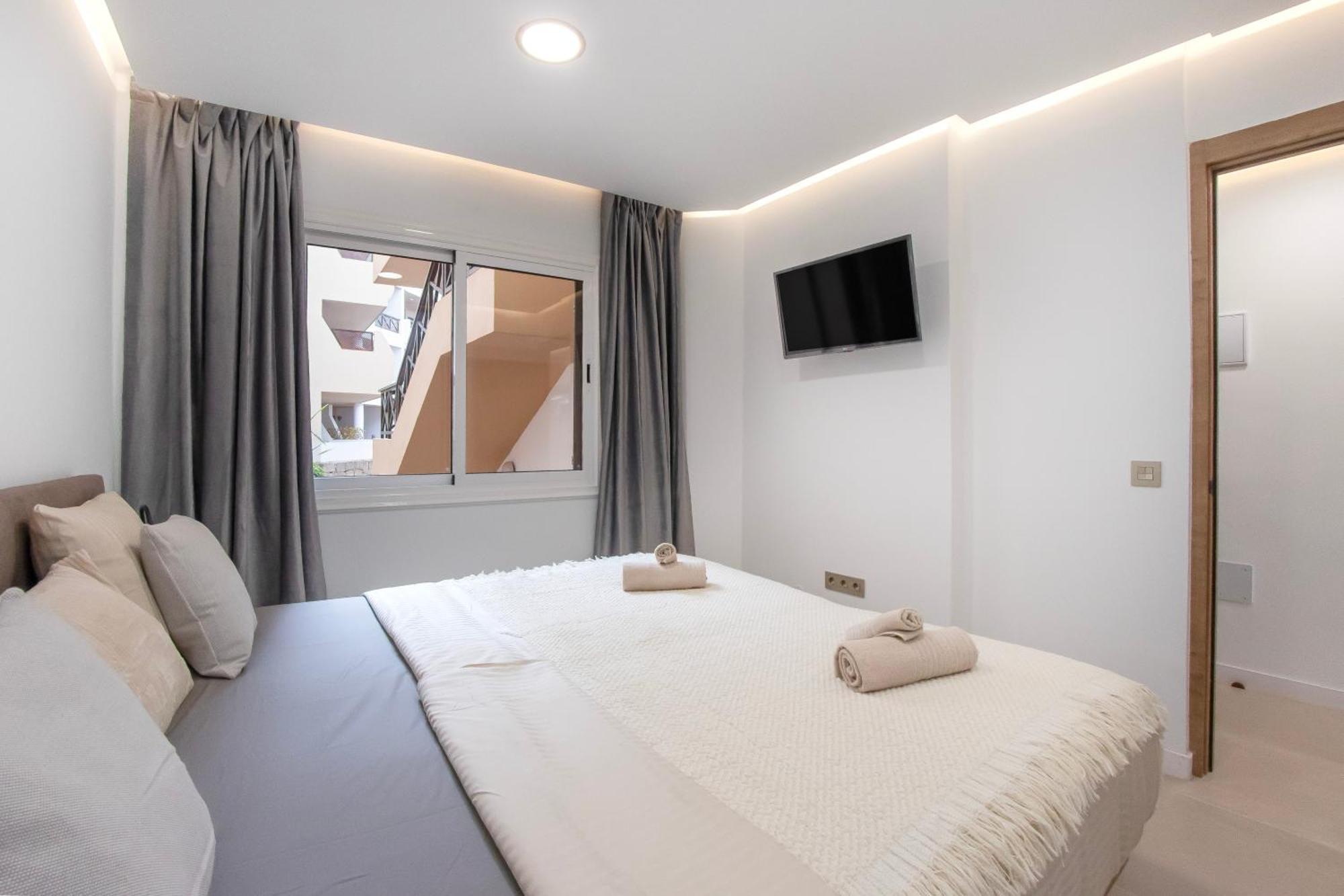 Newly Renovated, Luxurious Apartment With A Heated Pool, 259 Σαν Μιγκέλ ντε Αμπόνα Εξωτερικό φωτογραφία